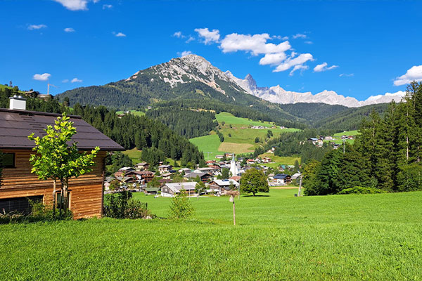 Landschaft mit Wälder und Berge · Wandertage Filmoos 2025