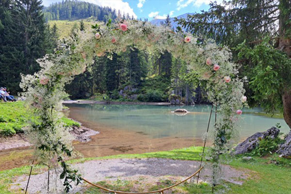 Blumenkranz vor Almsee · Bilder vom Sonntag Wandertage Filmoos 2025